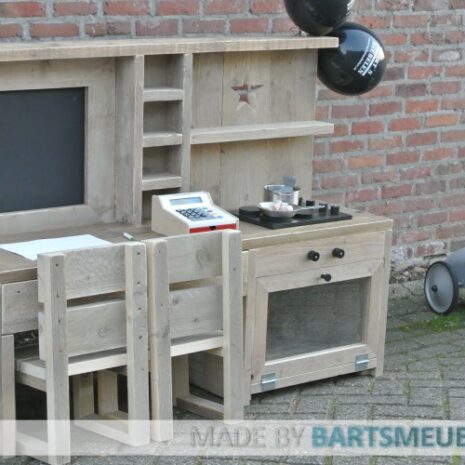 Steigerhouten speelmeubel 1