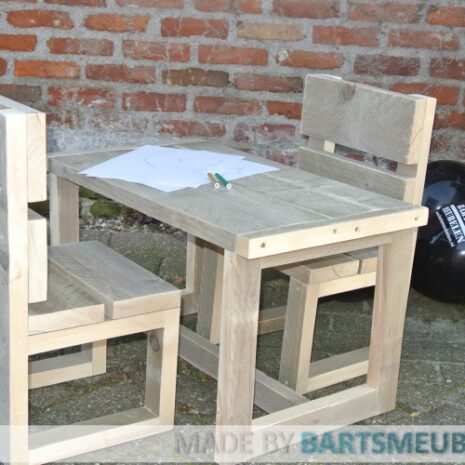 peuterset Levi [2 stoeltjes en tafeltje]