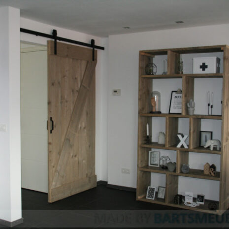 loftdeur-van-steigerhout-op-maat-te-bestelllen