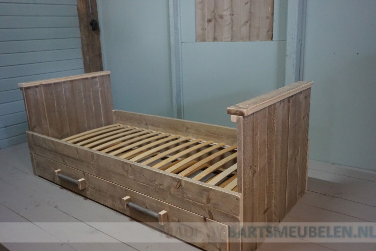 steigerhouten bed Sem 1.5