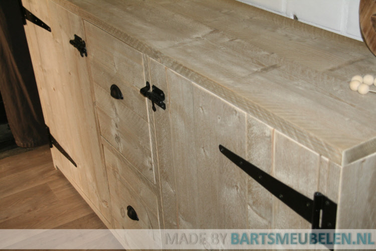 steigerhouten dressoir Thomas 1.6