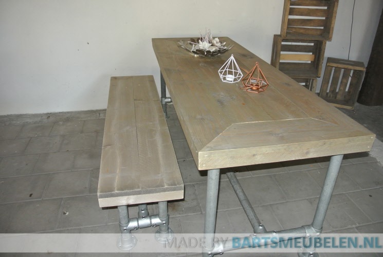 steigerhouten tafel Sam 1.2