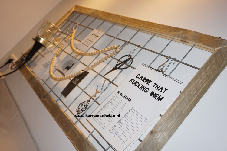 steigerhouten wandrek pakketpost 1.2