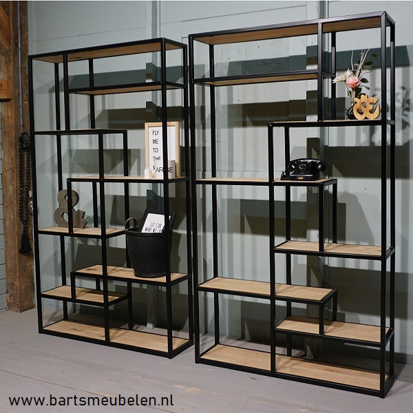 vakkenkast-rustiek-eikenhout-en-staal-2