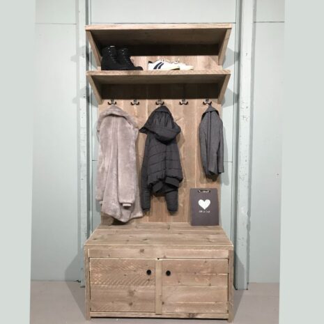 Steigerhouten garderobekast