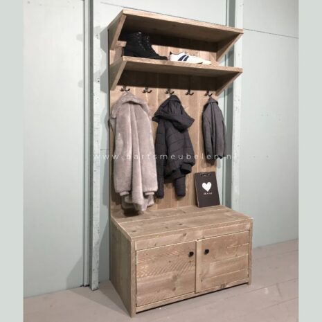 Steigerhouten garderobekast old look Steigerhouten garderobekast old-look