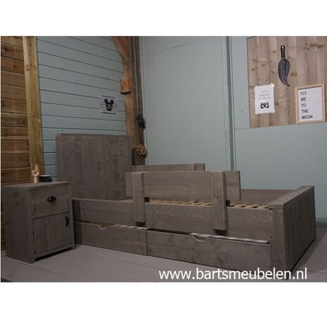 steigerhouten bed milan 1