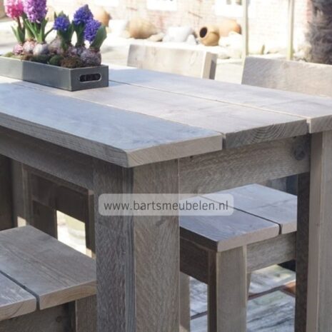 bartafel met krukken tuin steigerhout