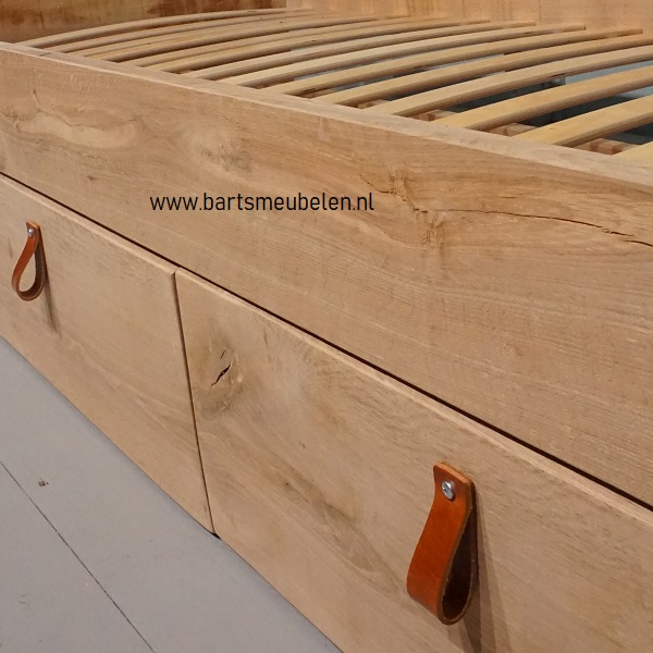 bedhuisje-staal-en-eikenhout-5