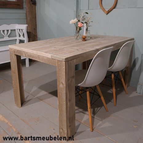 Steigerhouten tafel Patty 1 Steigerhouten tafel Patty 1