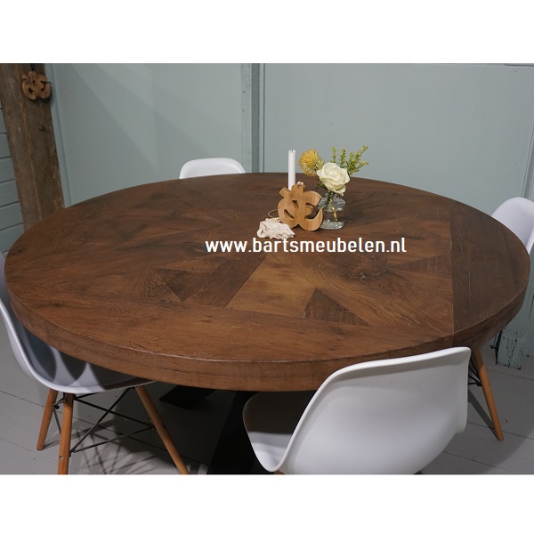 ronde-eikenhouten-tafel-kimberly.1