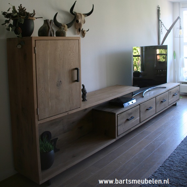 tv-meubel-vintage-eikenhout-isa-6