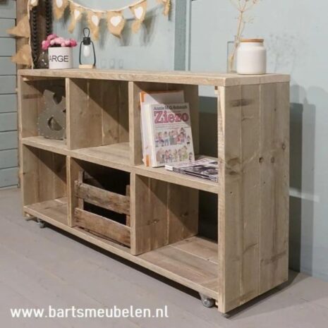 Steigerhouten vakkenkast 5 op wielen Steigerhouten-vakkenkast-5-op-wielen