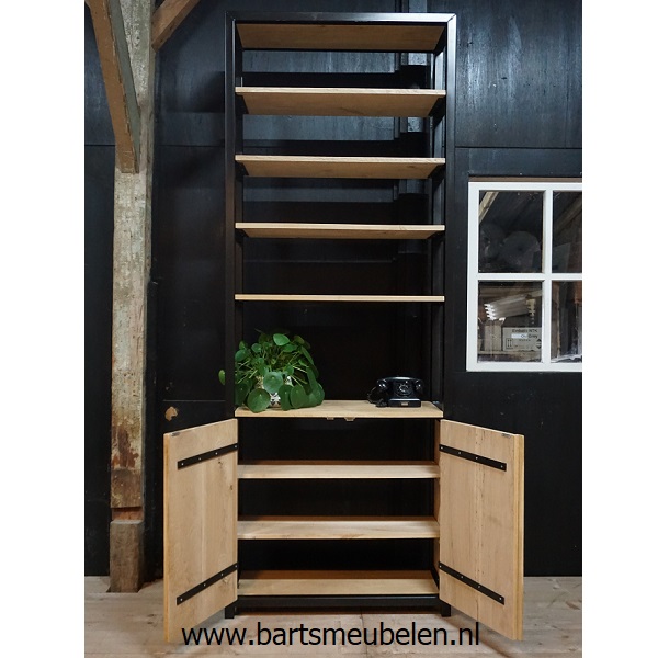 kast-rustiek-eikenhout-en-staal-2