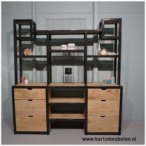 kast-rustiek-eikenhout-en-staal-meggy-1