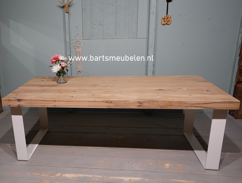 eettafel vintage eiken met strip onderstel.1.2