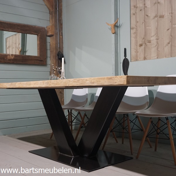 eiken boomblad tafel met V-poot 1.1