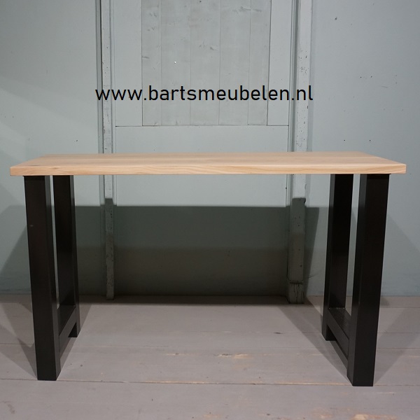 eikenhouten bartafel met stalen onderstel.3