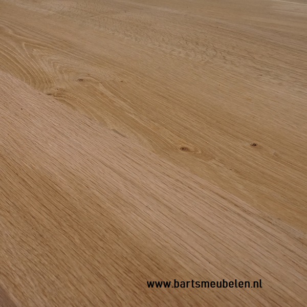 eikenhouten tafel met houten onderstel.5