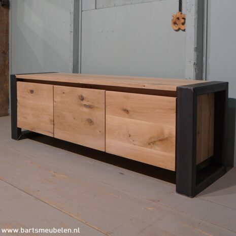 tv-meubel-eikenhout-en-staal-bas.1