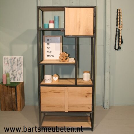vakkenkast-eikenhout-en-staal-4