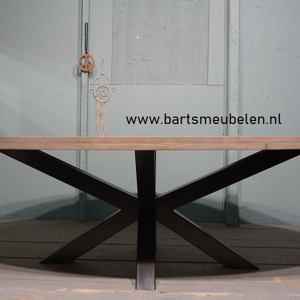 ovale-vintage-eikenhouten-tafel-met-stalen-onderstel.1.4