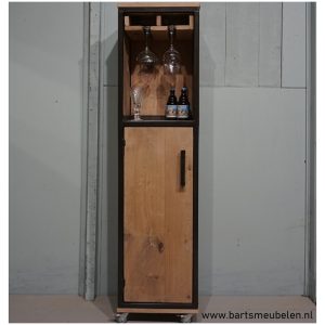 wijnkast-rustiek-eikenhout-en-staal.1.1