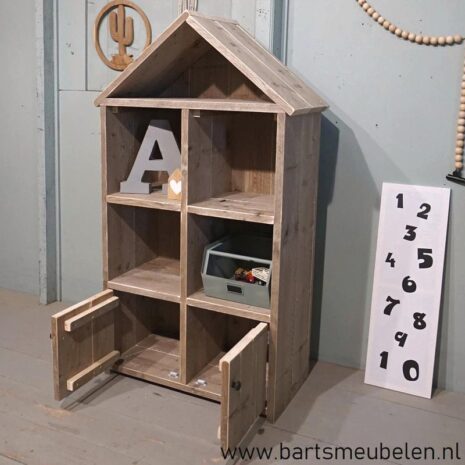 steigerhouten_vakkenkast_8_huisje_model