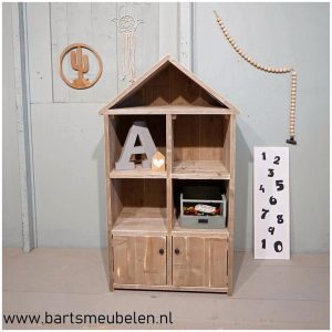 steigerhouten_vakkenkast_8_huisje_model.vooraanzicht