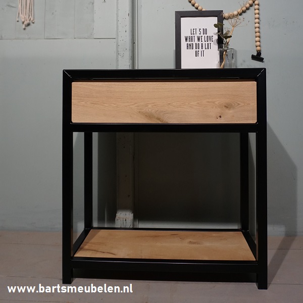 dressoir-rustiek-eikenhout-en-staal-breda.4