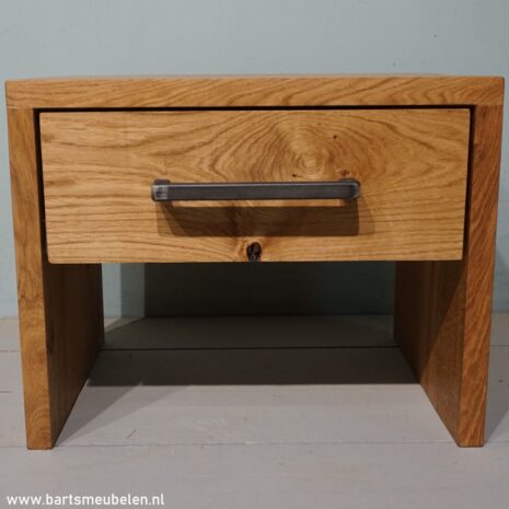 nachtkast-rustiek-eiken.1