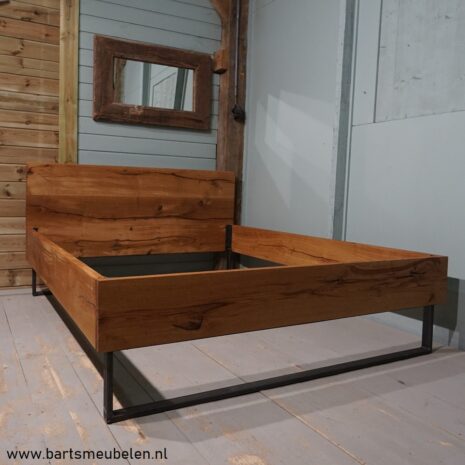 Rustiek eikenhouten bed madelon 1 bed-rustiek-eikenhout-madelon.3