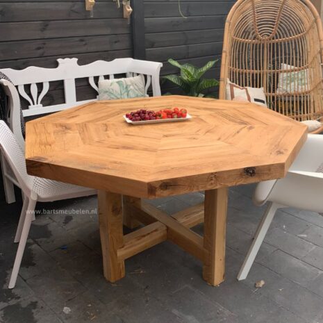eikenhouten 8-hoek eettafel