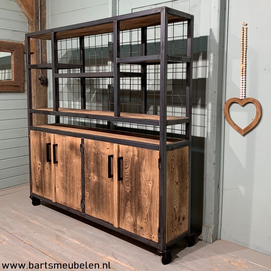 kast-gebrand-eikenhout-en-staal-julian-1