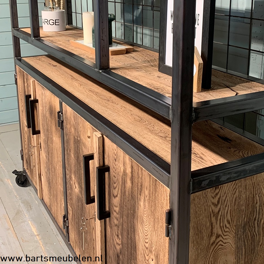 kast-gebrand-eikenhout-en-staal-julian-3
