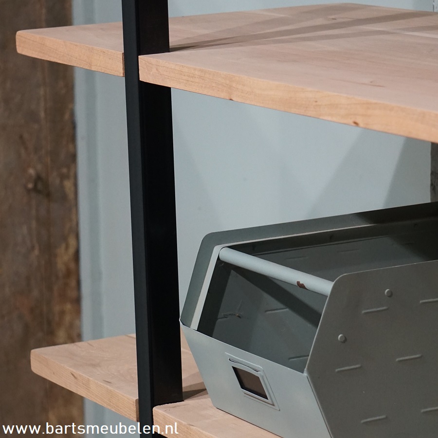 kast-kersenhout-en-staal-robert-3