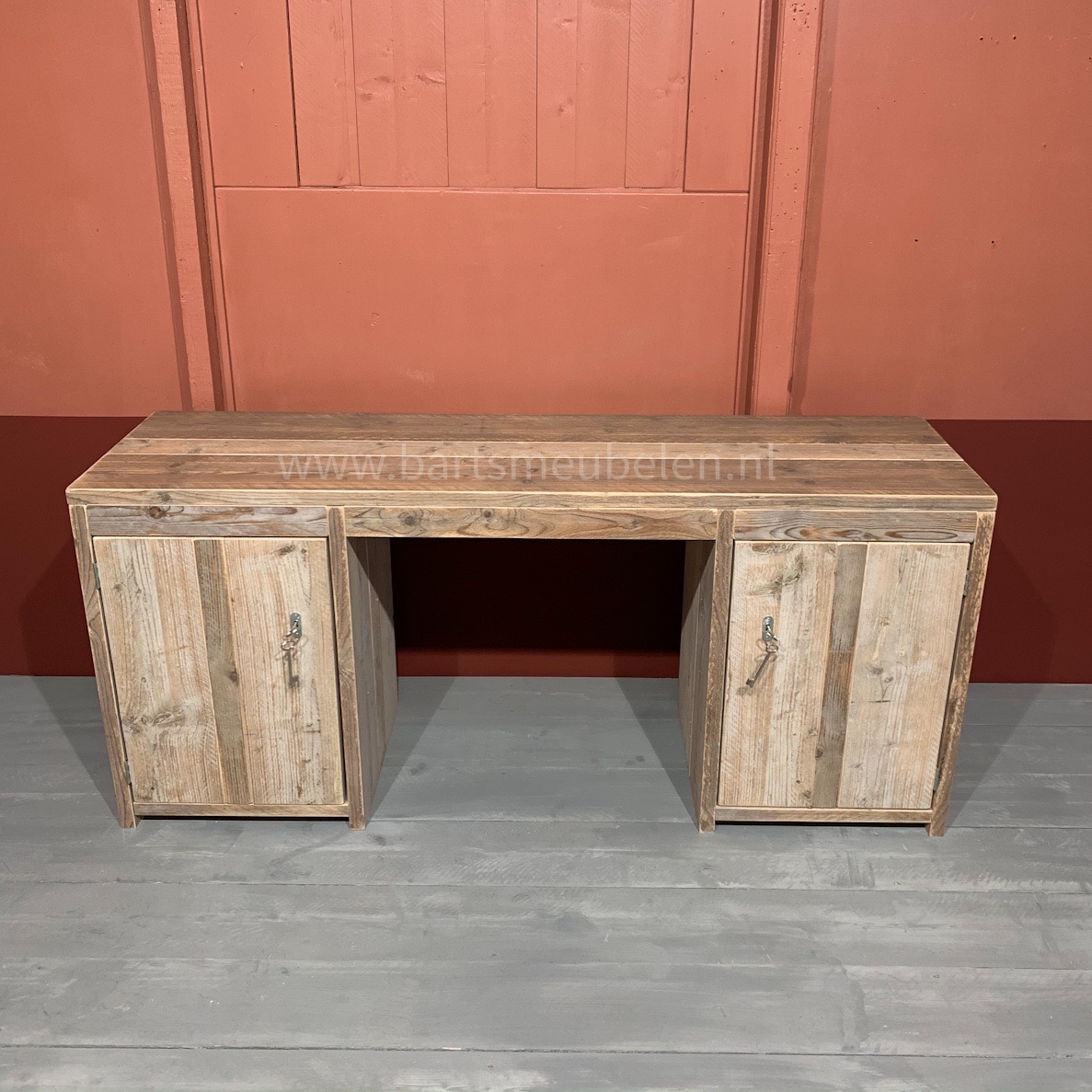 steigerhouten-kinderbureau-evan.2