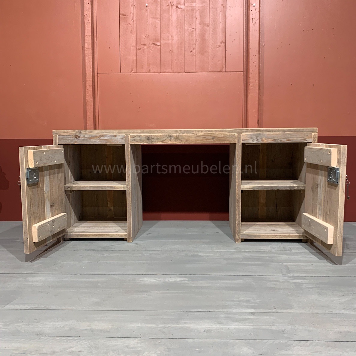 steigerhouten-kinderbureau-evan.3