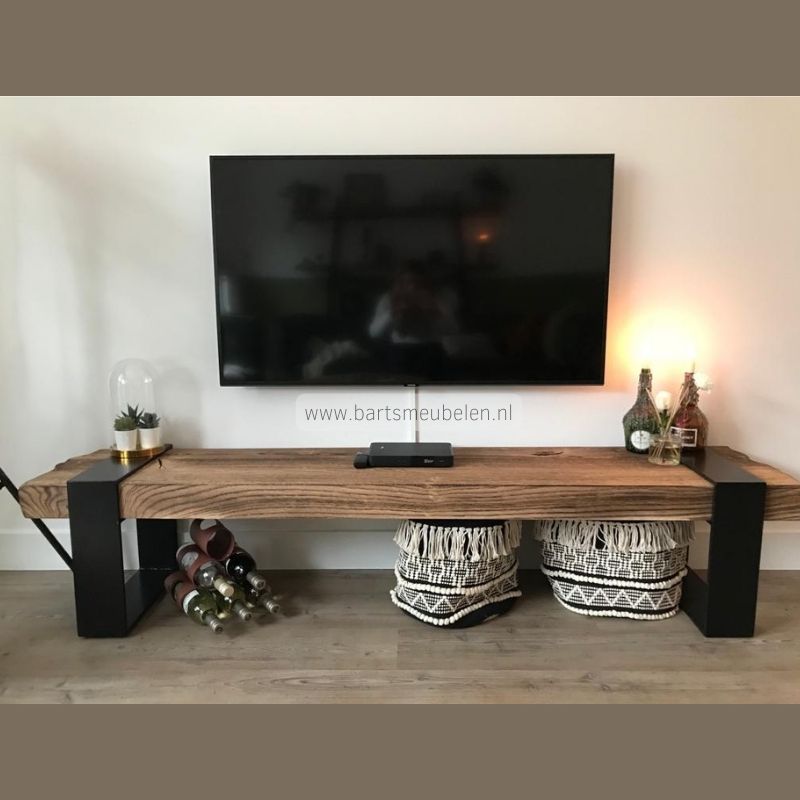 tv meubel gebrand eikenhout en staal aaron