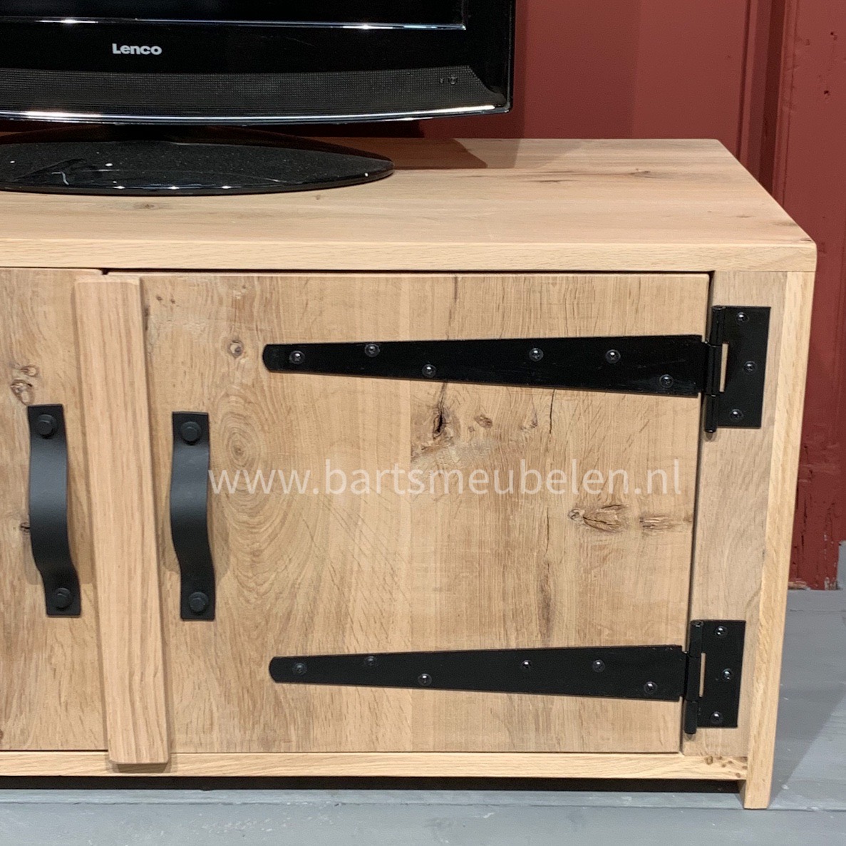 tv-meubel-rustiek-eikenhout-Karen.1