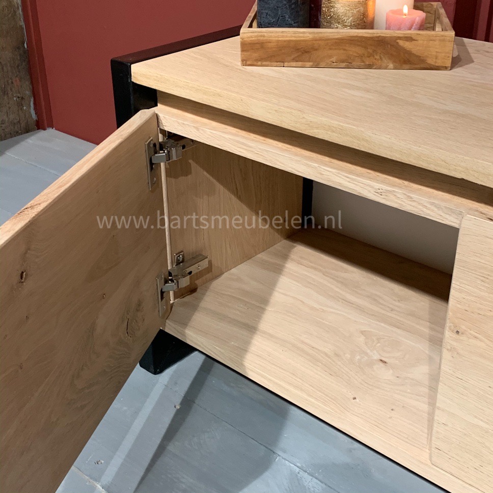 tv-meubel-eikenhout-en-staal-benjamin.1