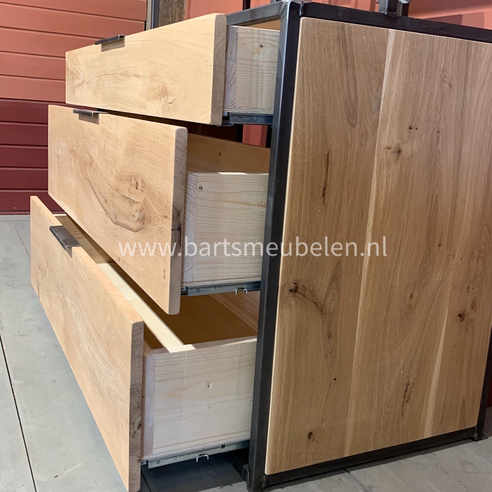 kast-eikenhout-en-staal-carmen.3