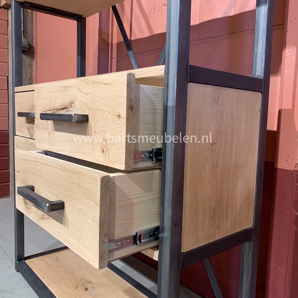 kast-rustiek-eikenhout-en-staal-novelle.4