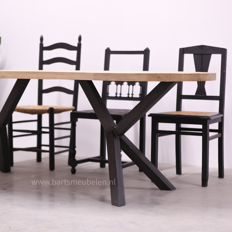 eiken-tafel-ovaal-caty.3