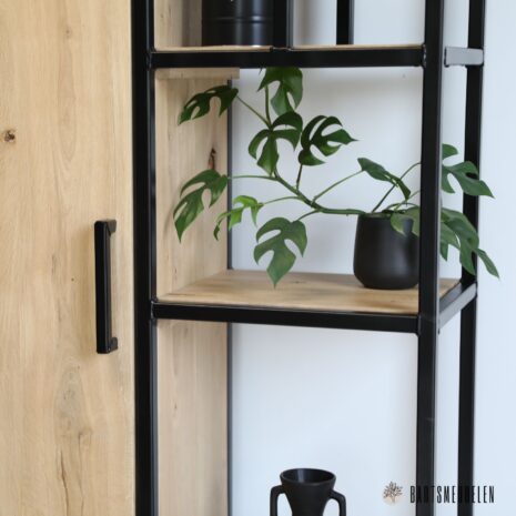 Vakkenkast met opbergruimte eikenhout en staal Jesper