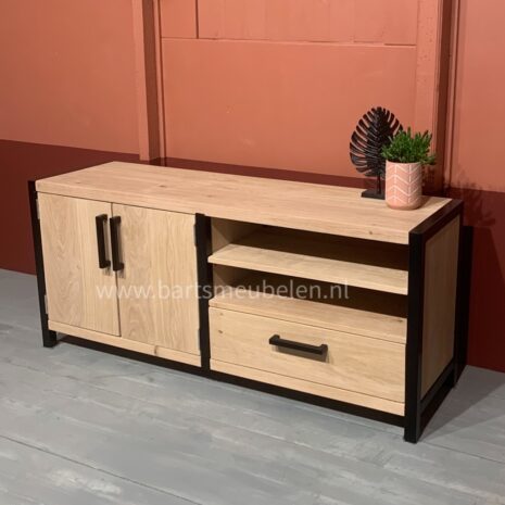 aspen.1 industriele-sidetable-aspen