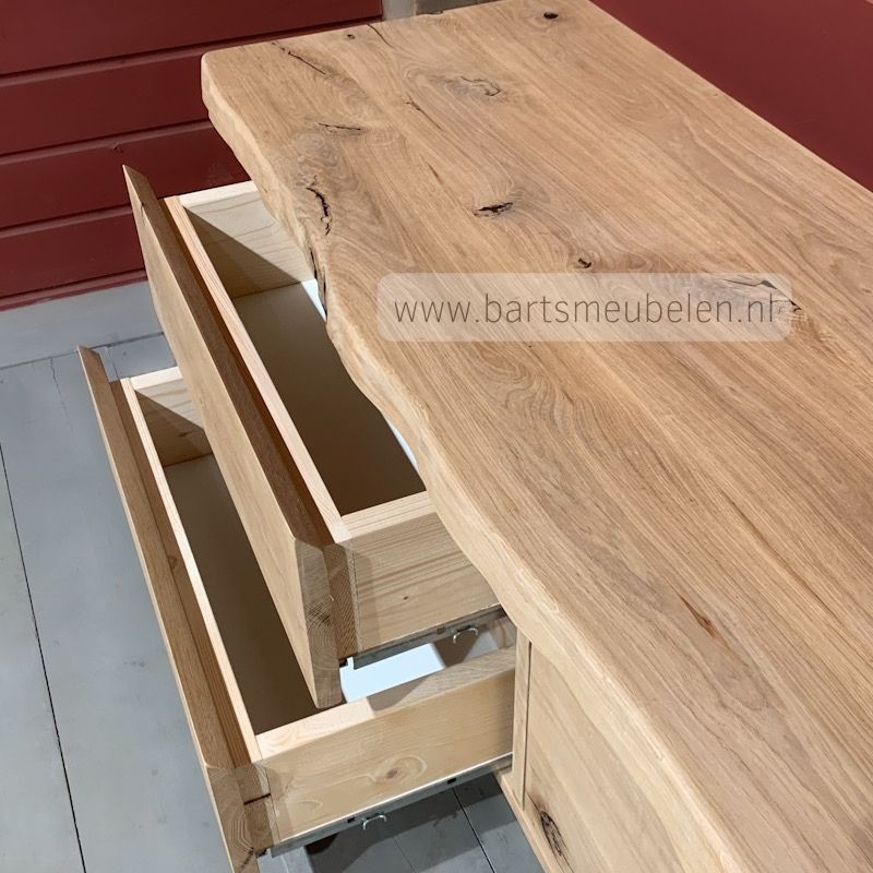 lade close up boomstam tv meubel Dante