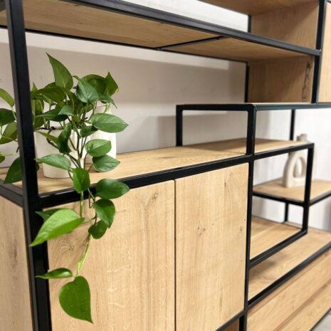 eikenhouten wandkast met stalen frame industrieel