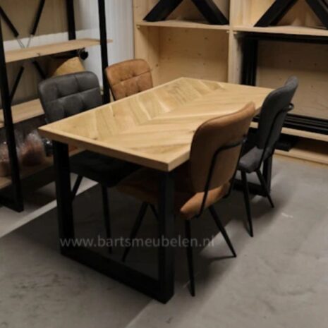 Hongaarse punt tafel (40)