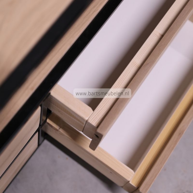 kastje-laag-met-lades.5